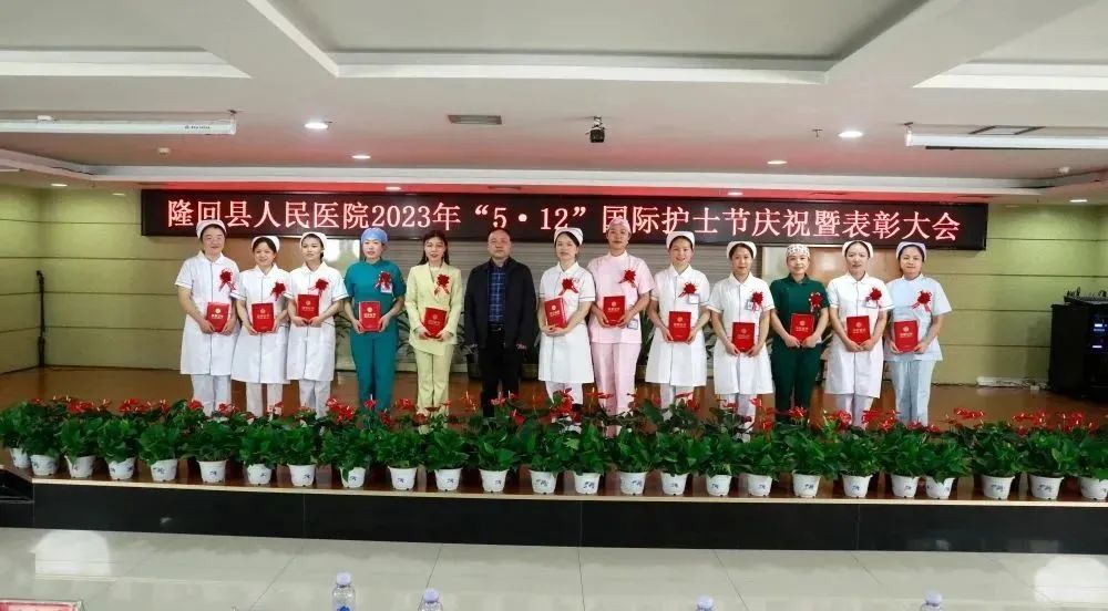 发展护士队伍改善护理服务的感悟,发展护士队伍改善护理服务1500字