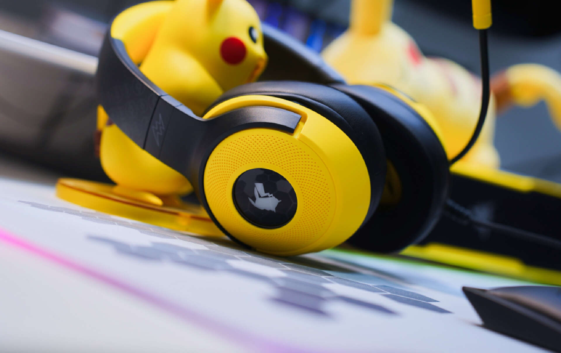 雷蛇皮卡丘联名套装,雷蛇皮卡丘联名主机