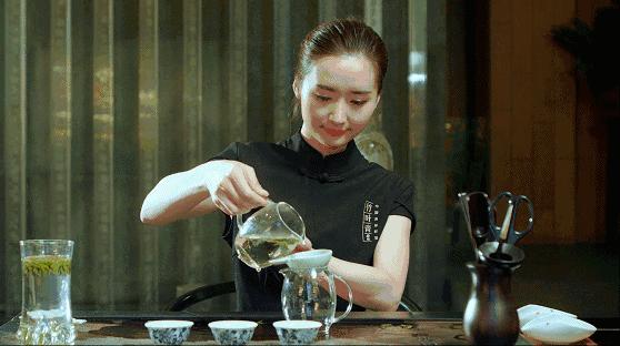 竹叶青绿茶多少度泡最好,竹叶青峨眉山高山绿茶怎么冲泡