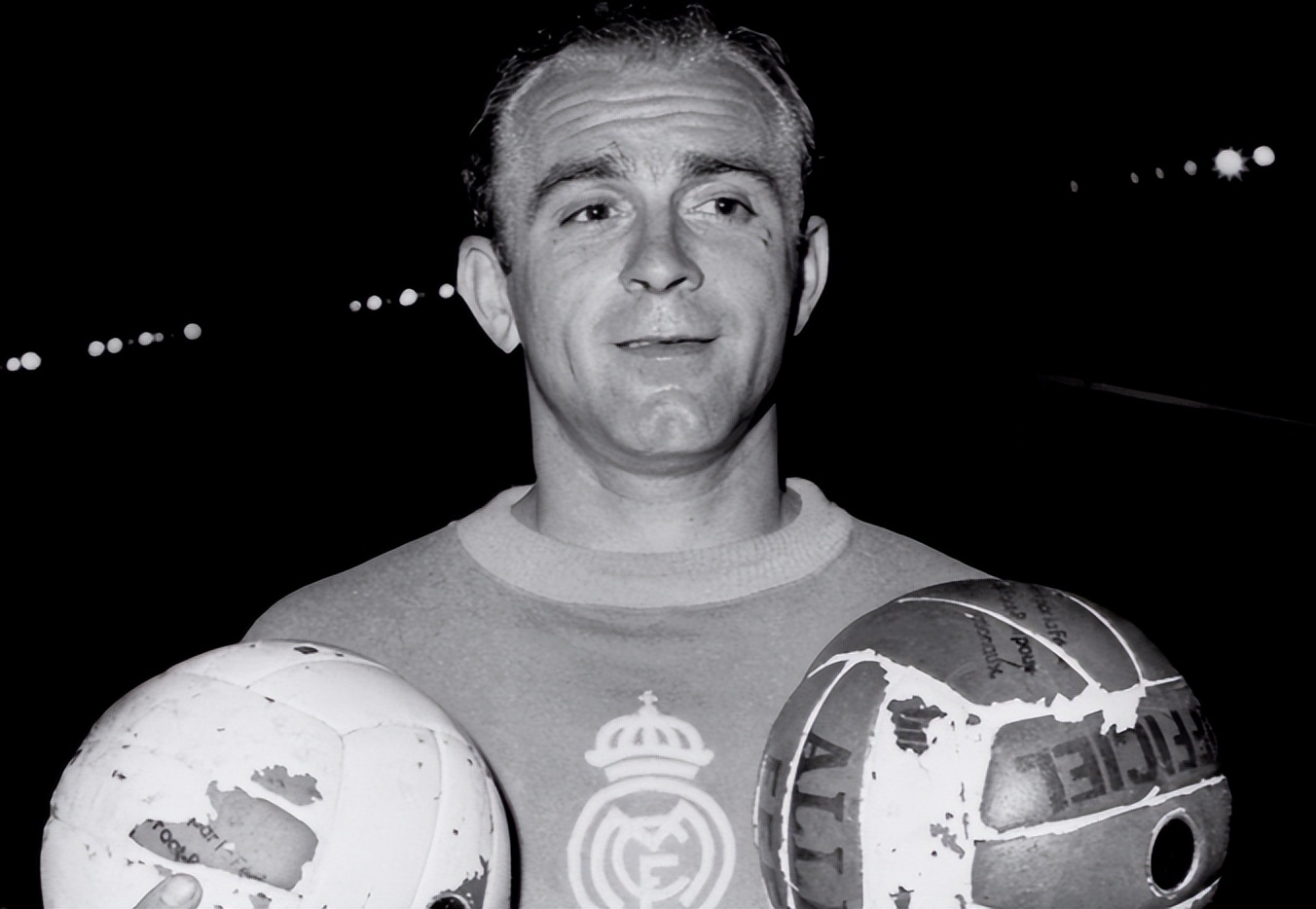 欧冠决赛单场进球最多的人,欧冠决赛最多过人