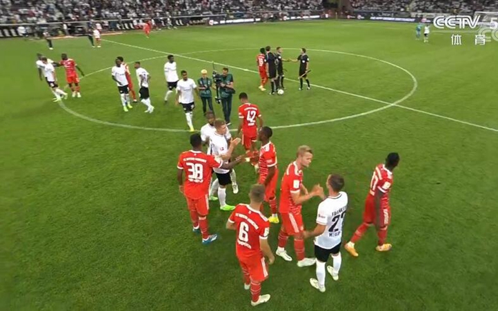 德甲新科冠军全程吊打莱万,拜仁豪夺德甲九连冠阵容