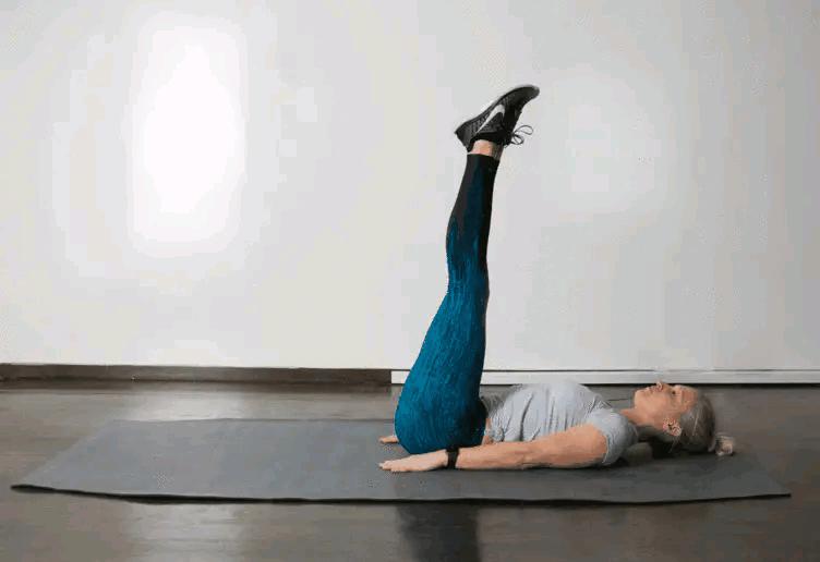 八个腹肌训练动作教你在家练腹肌,腹肌练习动作快速练完美的腹肌