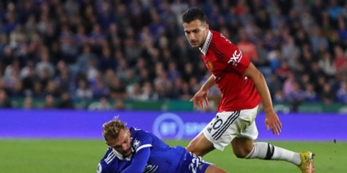 每日足坛新闻头条,足坛每天转会最新动态