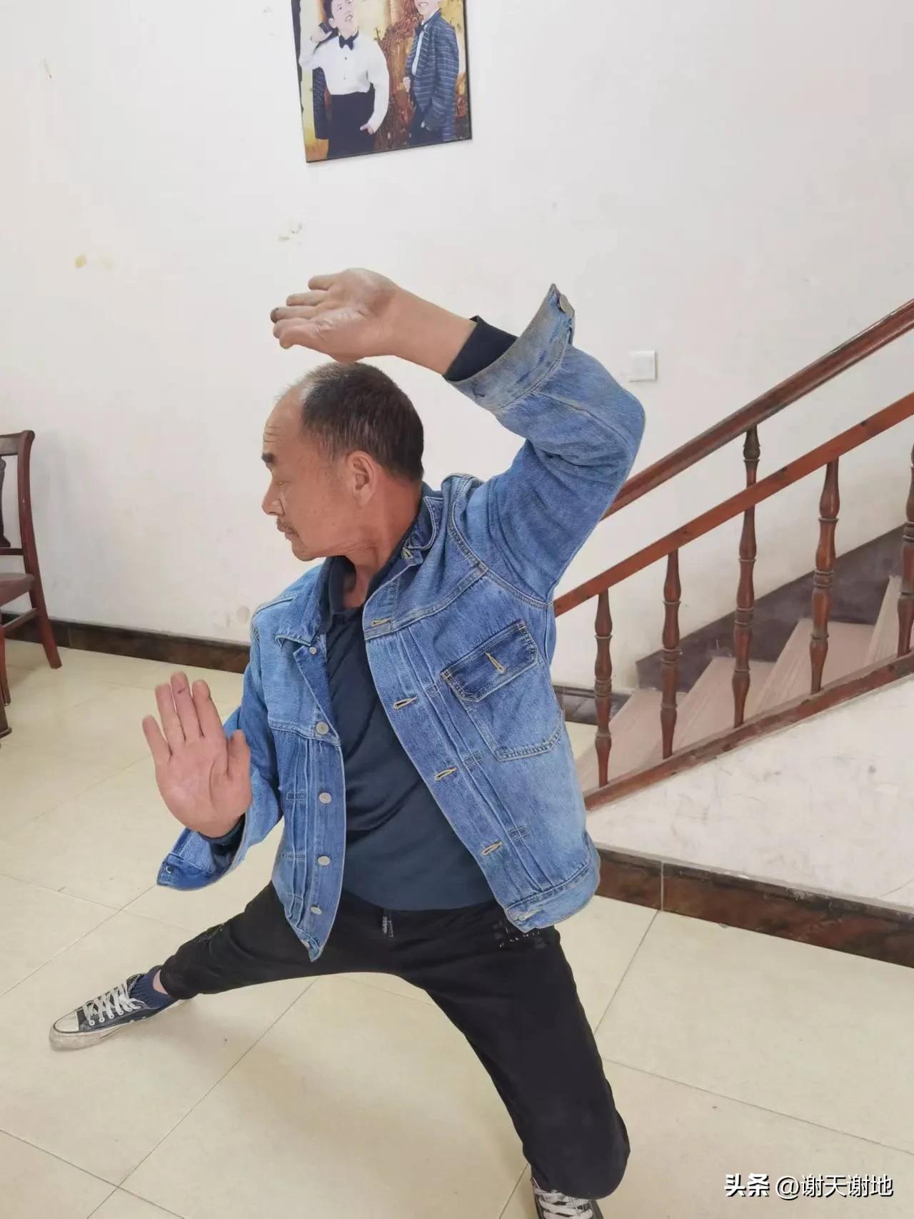 陈式太极拳56式闪通背分解教学,陈式56式太极拳闪通背分解教学