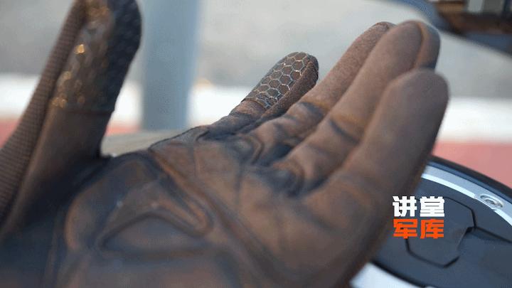 中国军队有战术手套吗,现役配发的战术手套