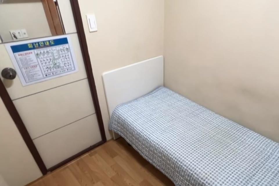 寄生虫暴雨镜头是真的吗,寄生虫暴雨片段镜头分析