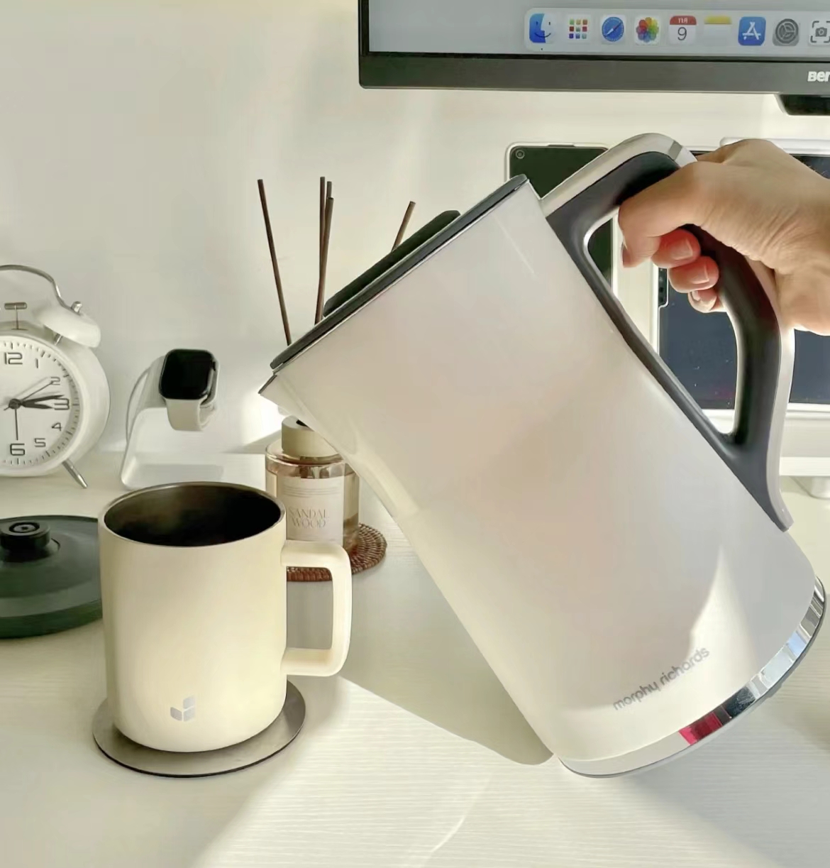 即热饮水机和恒温水壶比较,热水壶好还是即热饮水机好