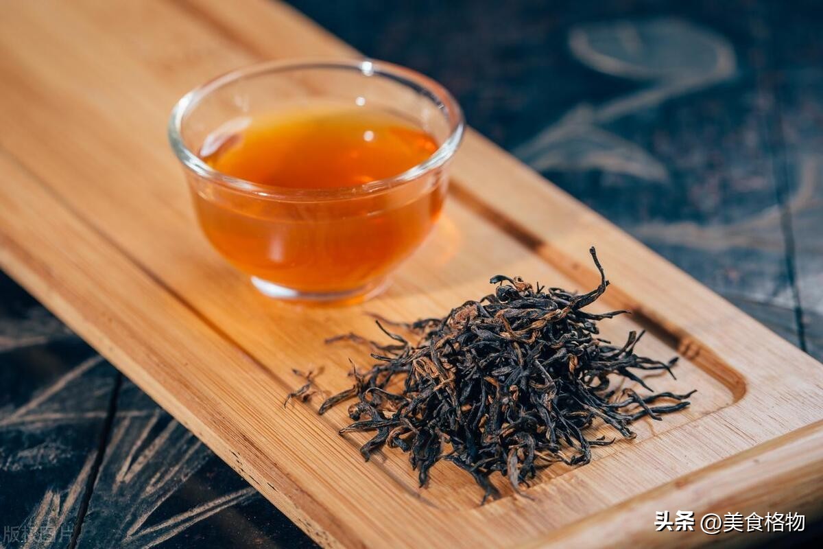 保存茶叶最忌讳什么,保存茶叶要放干燥剂
