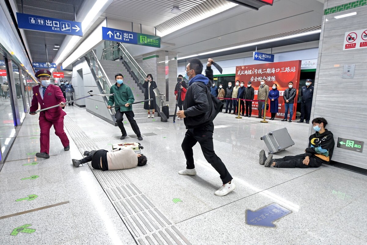青岛地铁安检员靠不靠谱,青岛地铁安检员的真实生活