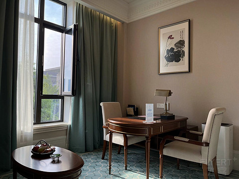 鍒濆涔嬫梾榛勯噾娴峰哺,鍒濆涔嬫梾