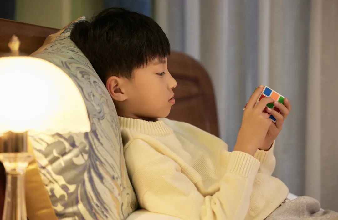 问一下，有多少家长被三阶魔方整“魔怔”了？