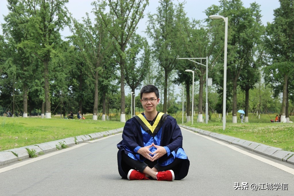 读书一年赚二十万,读书出来一年挣多少钱