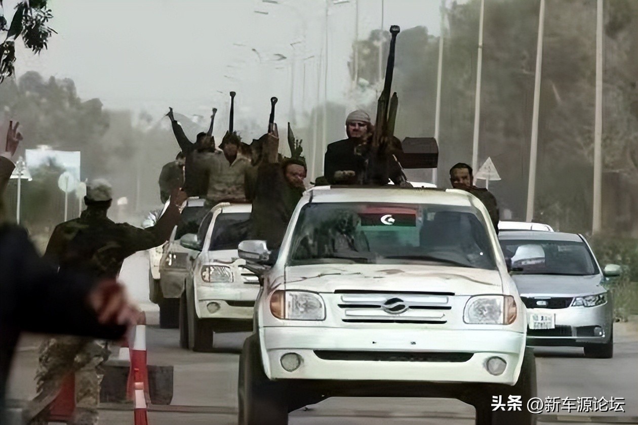 埋头挣钱的理工男,理工男埋头工作只知道挣钱的视频