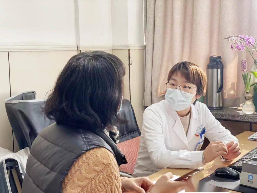 59岁女子体检发现罕见肺部肿瘤,49岁女子患甲状腺癌