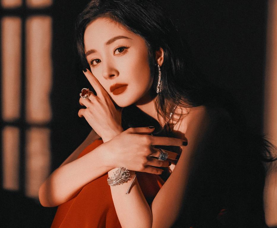 鏄熷厜澶ц祻2019鐑反鏉ㄥ箓鑲栨垬,鑲栨垬鐑反鏉ㄥ箓鏄熷厜澶ц祻