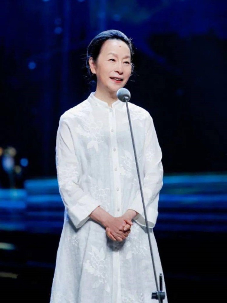 35届金鸡百花电影节刘晓庆奚美娟,第35届金鸡奖刘晓庆奚美娟红毯