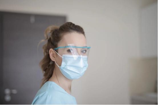 补一颗龋齿要多少钱,长蛀牙补贵吗