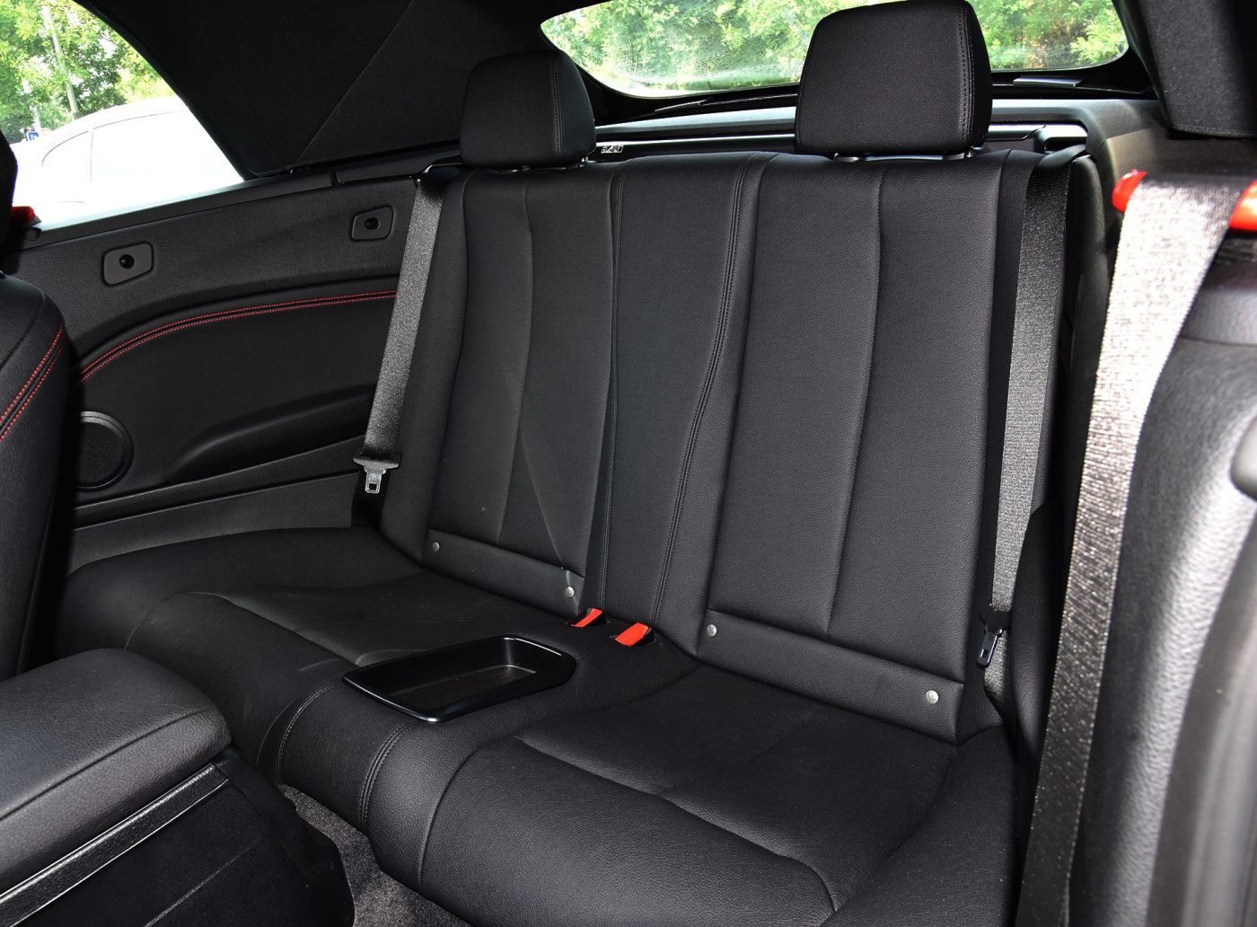 宝马3万2门4座车,宝马硬顶敞篷车四门四座20万