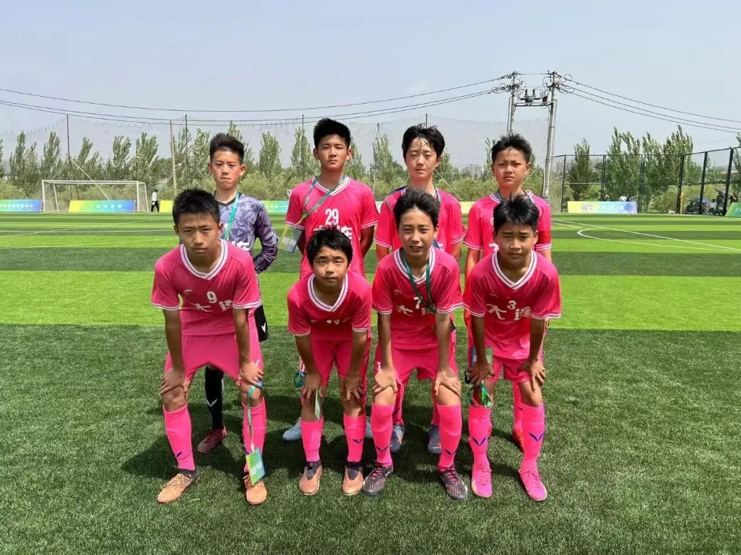 大连夺冠捧杯,大连男足最新消息