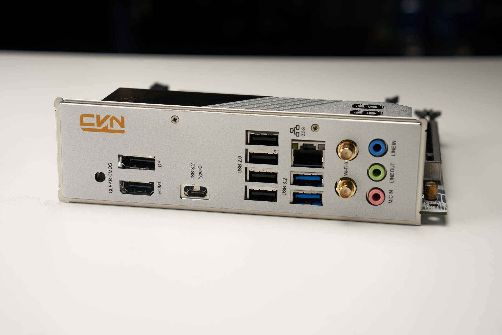 想玩光追，还要便宜还要ITX？浅谈一下如何选择硬件