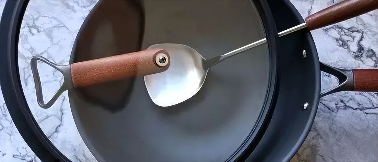 日本吉奈铁锅评测,铁锅评测家庭用