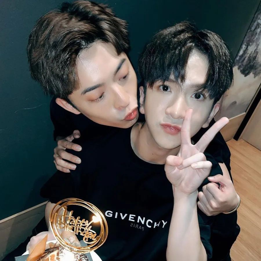 都红成顶流了，怎么一个赛一个丑？