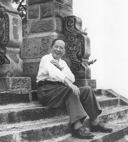 1961年毛主席在庐山开会，看到一位女舞蹈演员楞了：你好像我女儿