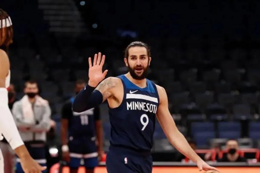 美媒列出赛季球员排名,美媒评出30支球队队史第一人