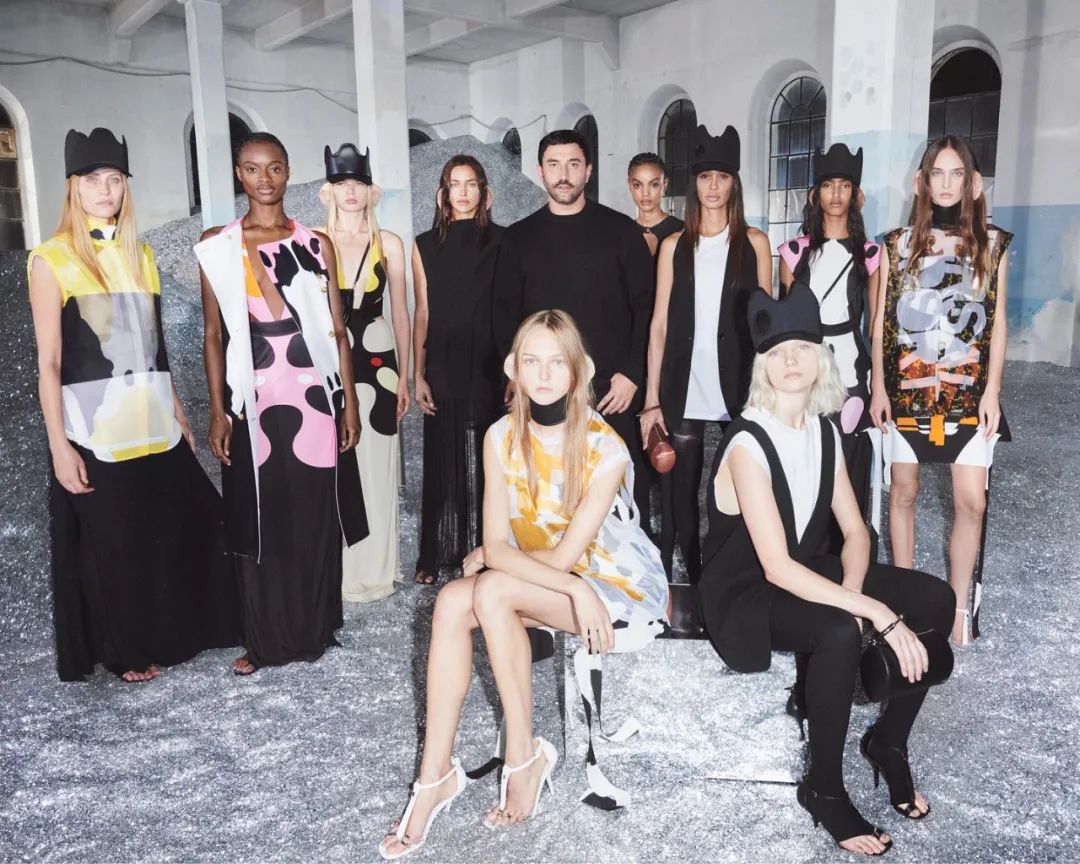 burberry风衣滑铁卢细节,burberry深圳活动