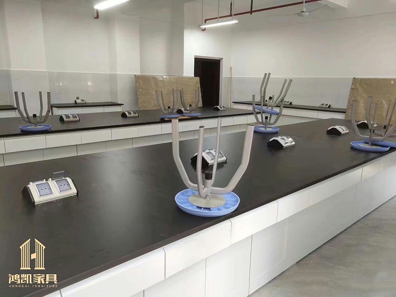鸿凯家具|实验室家具的结构和材质有什么区别？