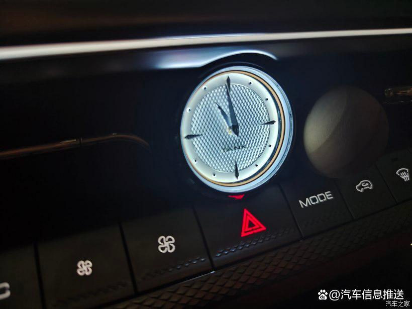 坦克500和丰田普拉多安全性对比,坦克500对比普拉多后备箱空间