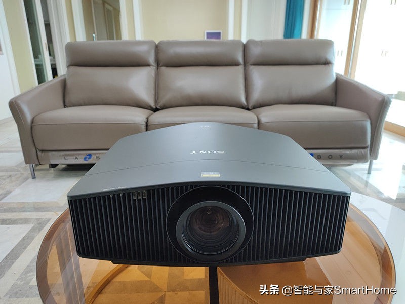 凭实力说话体验索尼VPL-VW898家庭影院投影机