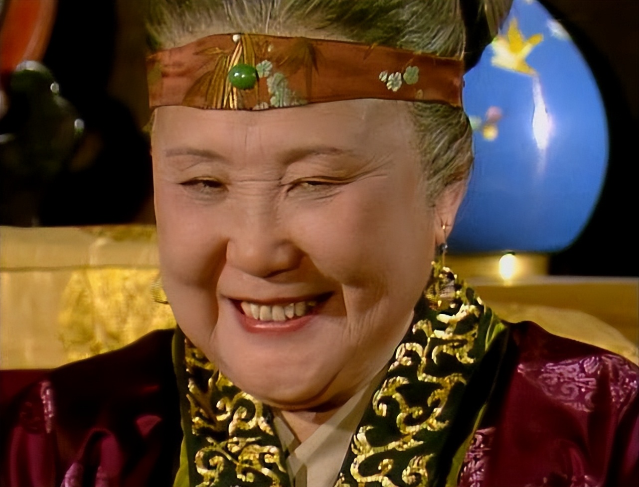 秦可卿和公公“爬灰”的丑事究竟是心甘情愿还是淫威下的不得不从