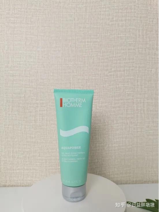 什么洗面奶不紧绷祛黑头和控油,控油去黑头深层清洁洗面奶推荐