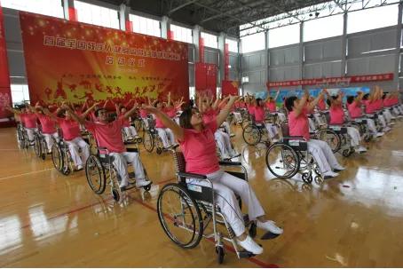 中国残疾人励志震撼短片,政府对残疾人事业的关心