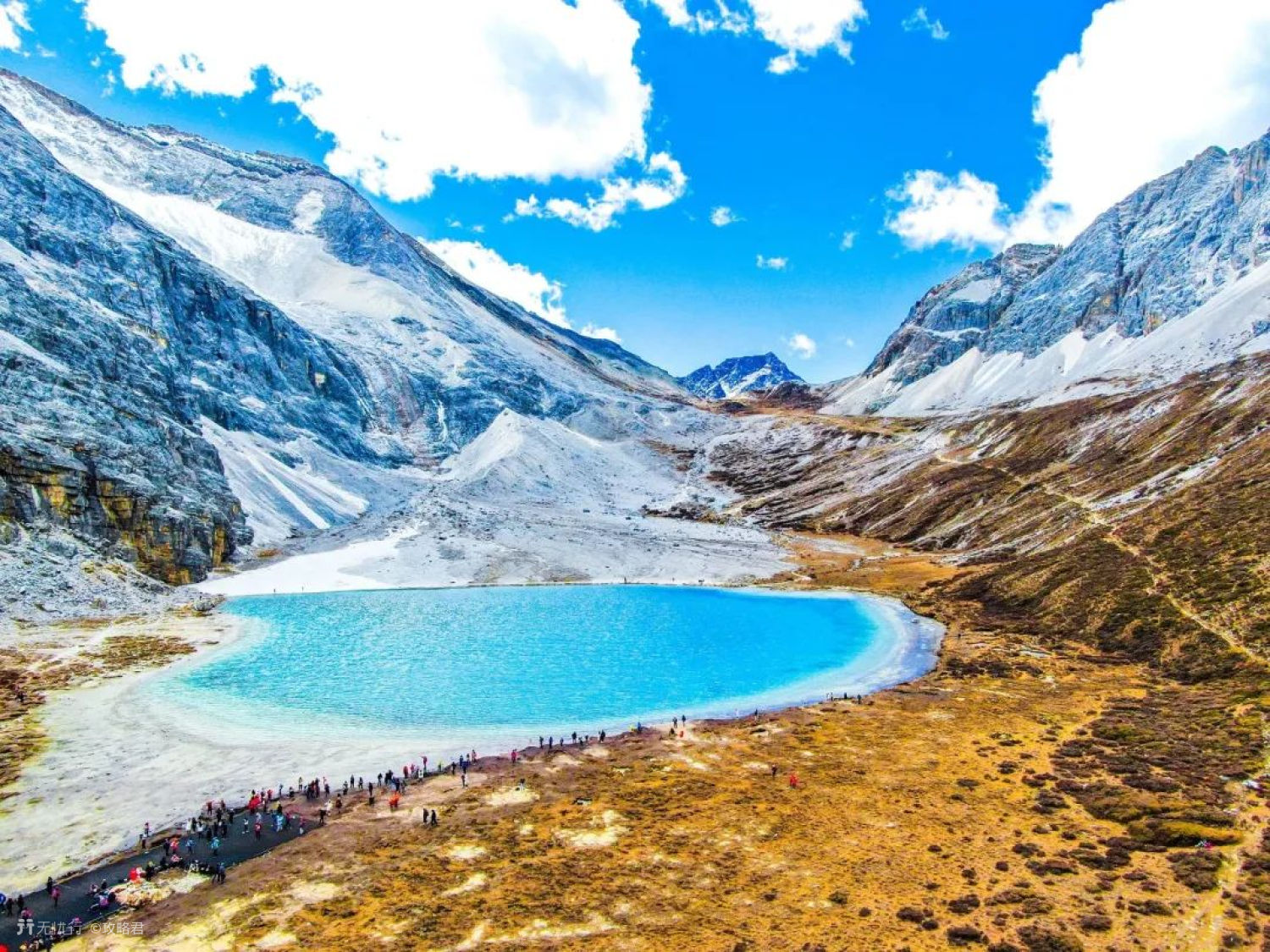 天气炎热游泳馆避暑胜地,去10个避暑胜地清凉一夏吧