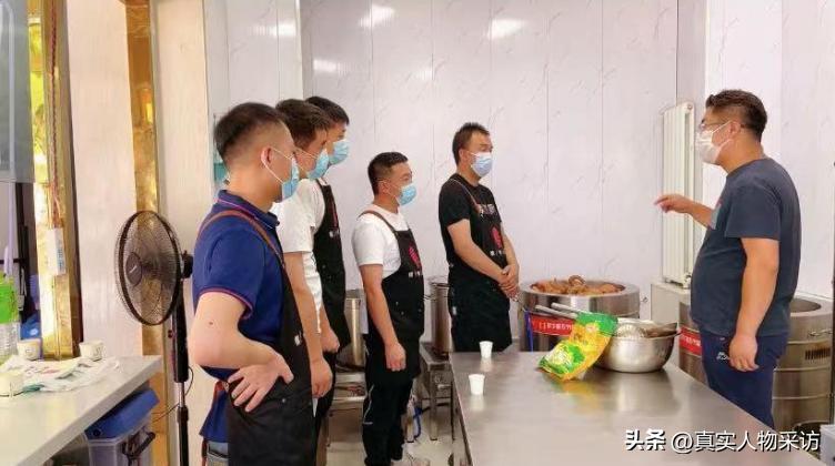 卤味店一年能赚100万吗,卤味店一年赚千万