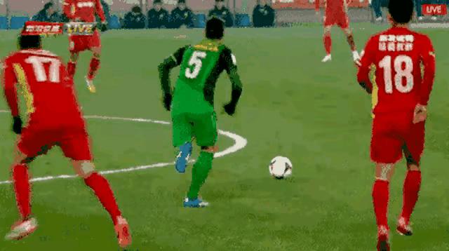 让人震惊的足球视频,让观众都震惊的进球