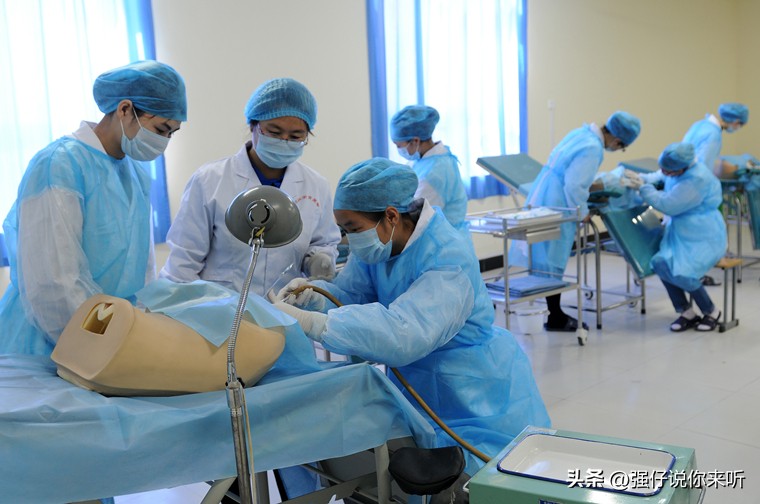 张雪峰揭露学医背后的残酷现实,张雪峰学医学是最好翻身机会