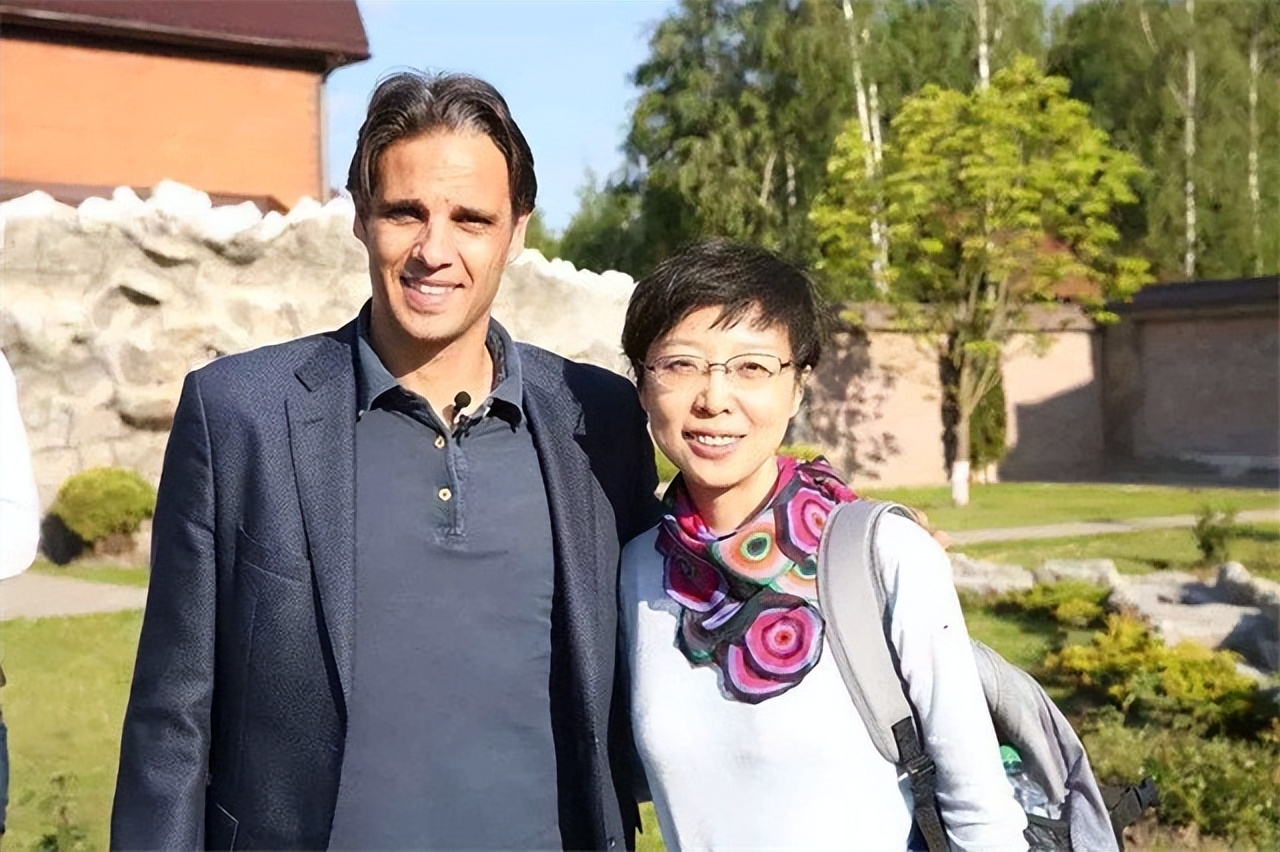 足球女记者李响与米卢,中国采访米卢的女记者