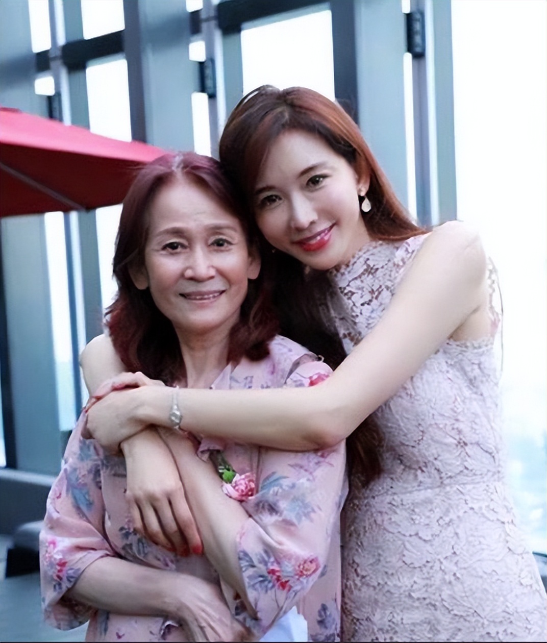 林志玲首次松口谈闪婚,没有家暴单方面离婚