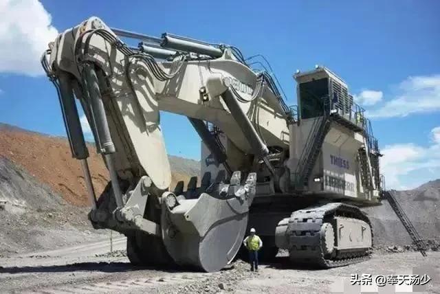 利勃海尔挖掘机9800反铲,世界最大挖掘机利勃海尔r9800