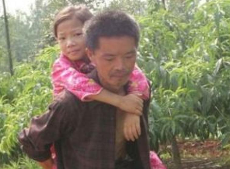 2005年，八岁女孩患急性白血病，为不拖累家人，写下遗书安排后事