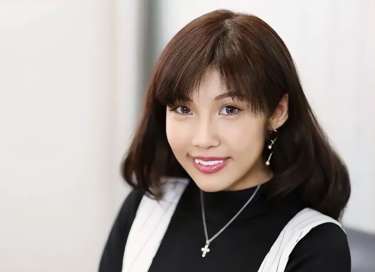 她，从18岁冠军沦为应召女郎，日本民众心碎感叹：亲爹害了女儿!