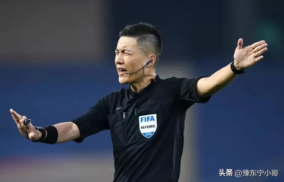 主裁判艾堃山东鲁能,中超裁判马宁完整视频