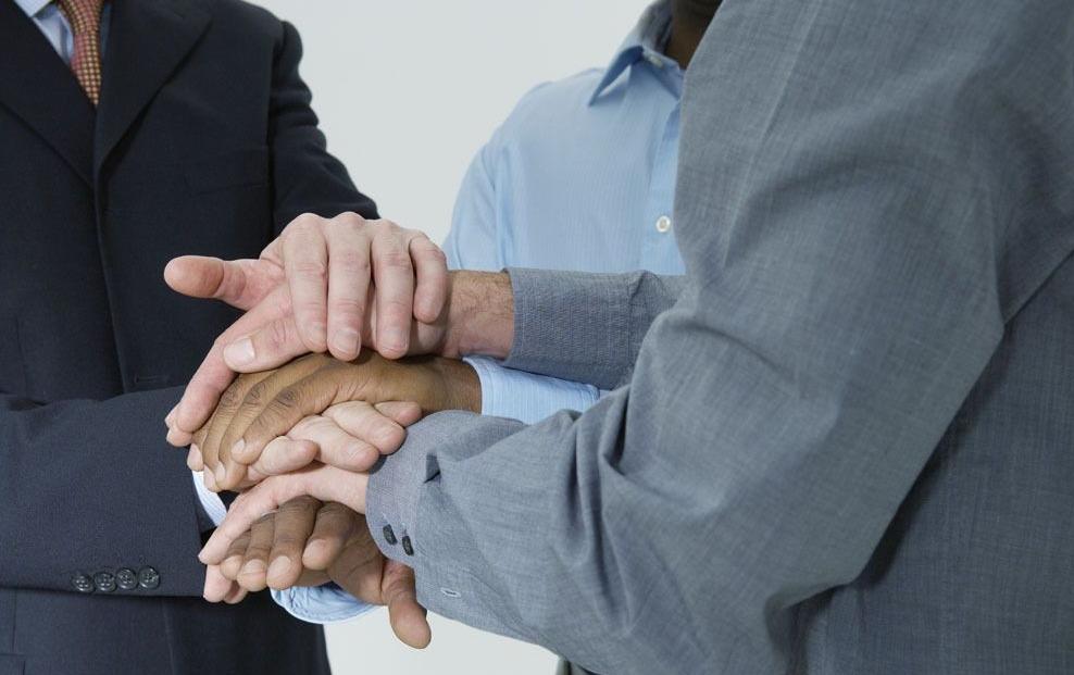 全球13台根服务器，美国10台中国1台没有，若被关闭服务怎么办？