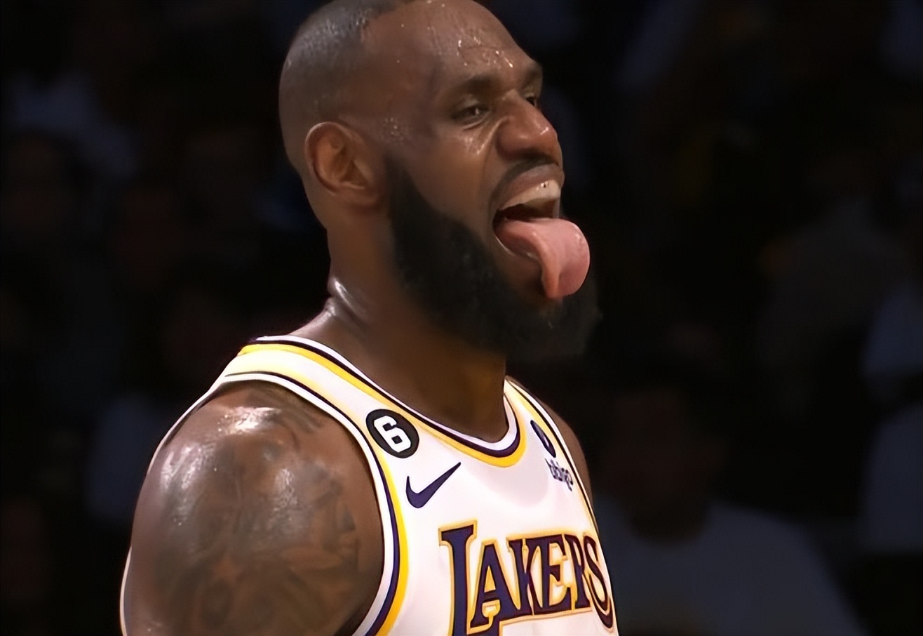 勇士输湖人赛后采访,勇士输球库里点名