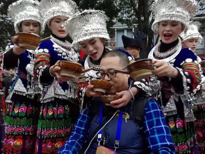 贵州千户苗寨大妈跳舞,贵州千户苗寨真实视频