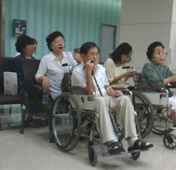 韩国总统手上写字,韩国总统选举文在寅