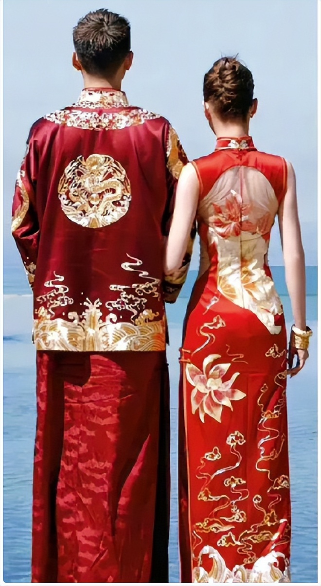 何超莲婚礼誓词：你无限包容我，我不温柔，期待足球队的到来